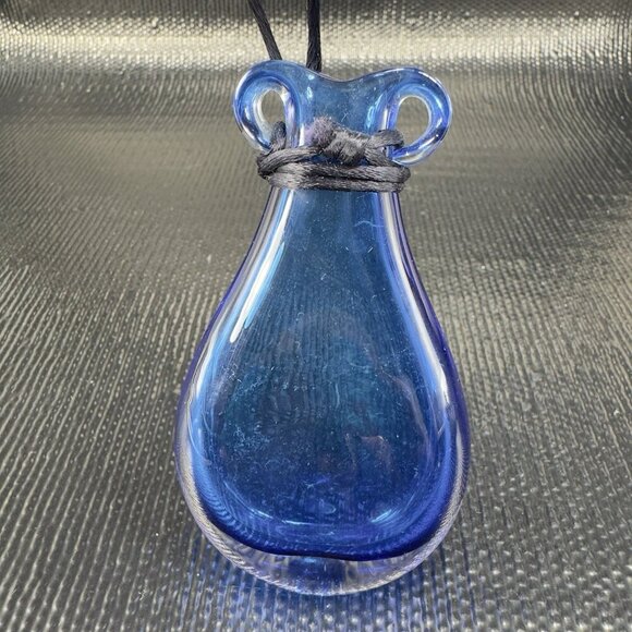 Janet Zug Hanging Amphora Vase Hand Blown Art Glass Signed Small Hand Made Vase - Picture 10 of 10